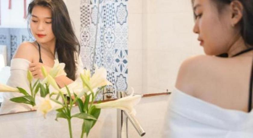 Pansy Dana Khách sạn