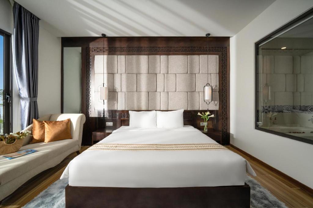 Pansy Dana Hotel